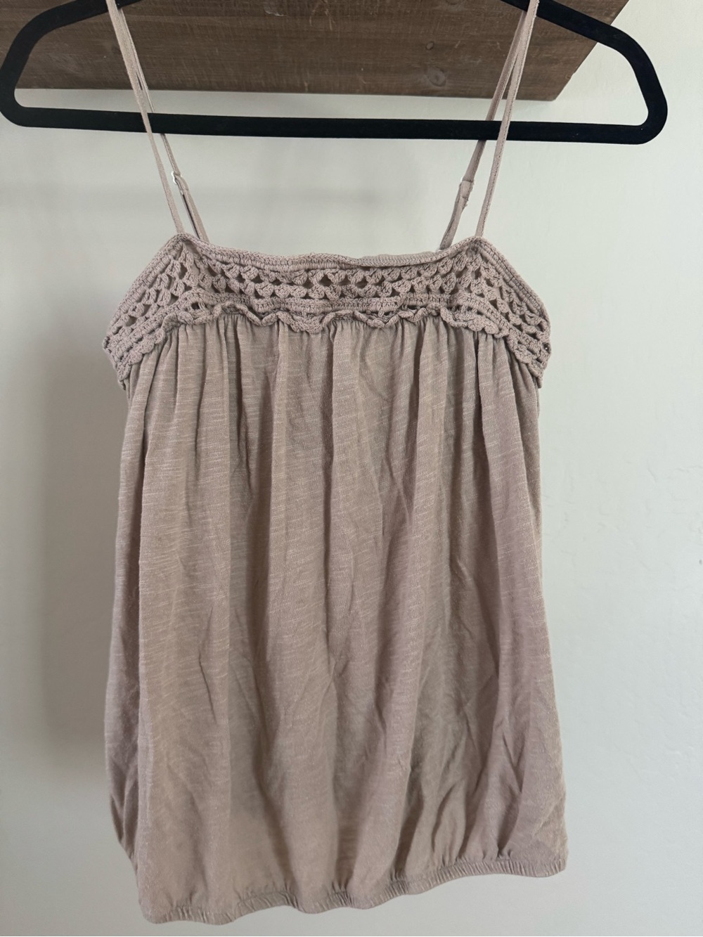 Women’s Crochet-Trim Spaghetti Strap Tank Top - Blush